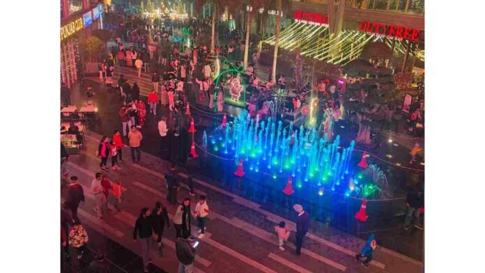 Uptown by Advant, Noida footfall, New Year shopping Noida, Advant Navis news